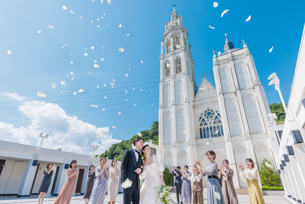 ノートルダム広島は広島県広島市にある結婚式場です。当サイトでは、各種挙式プラン・施設・料理・ドレスをご紹介しております。ブライダルフェアも随時開催しております。